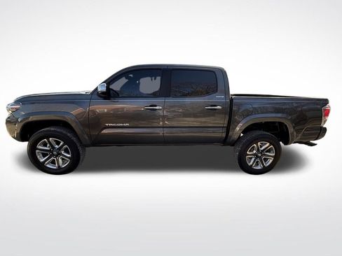 Used 2016 Toyota Tacoma Limited w/ Exterior Package image 7