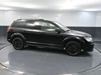 Used 2019 Dodge Journey SE video 3