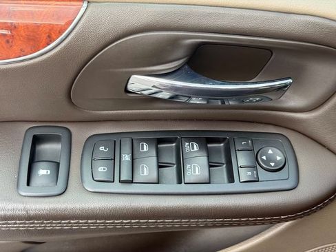 Used 2015 Chrysler Town & Country Touring-L w/ Driver Convenience Group FWD image 15