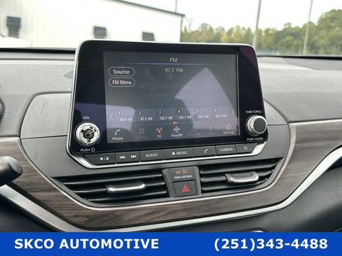 Used 2023 Nissan Altima 2.5 SV FWD image 16