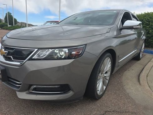 Used 2018 Chevrolet Impala Premier w/ Premier Confidence Package FWD image 2