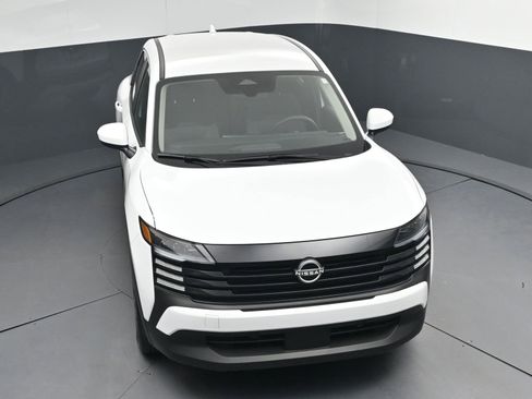 Used 2025 Nissan Kicks SV image 28