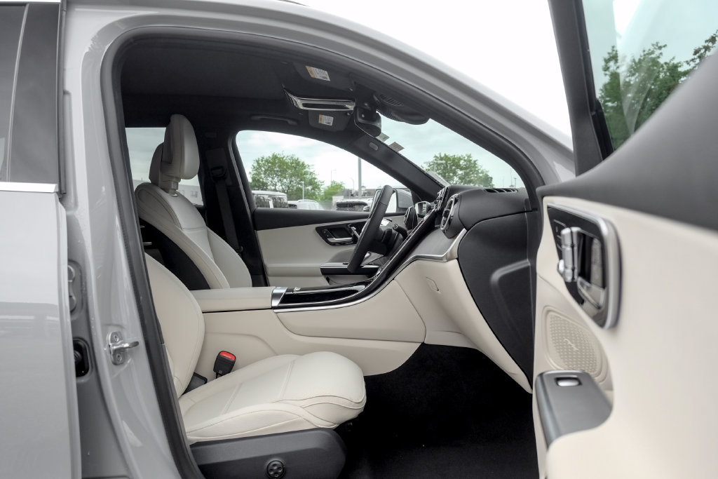 Used 2026 Mercedes-Benz GLC 300 4MATIC image 19