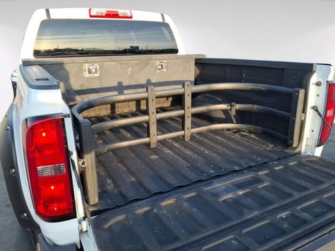 Used 2022 Chevrolet Colorado LT AWD/4WD image 11