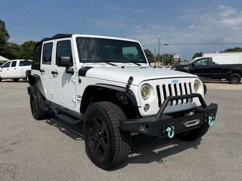 Used 2018 Jeep Wrangler Unlimited Sport w/ Connectivity Group AWD/4WD image 6