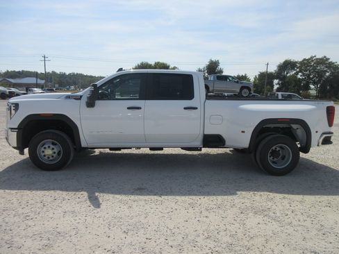 New 2026 GMC Sierra 3500 Pro image 10