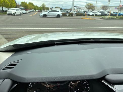 Used 2025 Nissan Pathfinder SV AWD/4WD image 37
