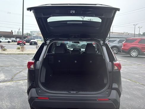 Used 2025 Toyota RAV4 XLE Premium AWD/4WD image 9
