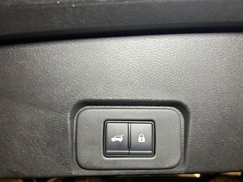 Used 2026 Nissan Rogue SV image 21