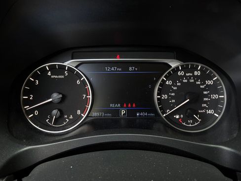 Used 2025 Nissan Altima 2.5 SV FWD image 35