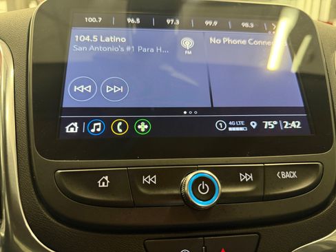 Used 2024 Chevrolet Equinox LT FWD image 17