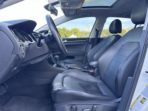 Used 2015 Volkswagen Golf S FWD image 10