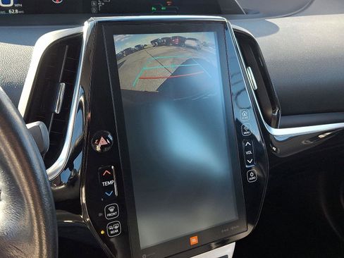 Used 2018 Toyota Prius Prime Advanced image 18