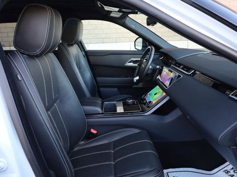 Used 2020 Land Rover Range Rover Velar S image 32