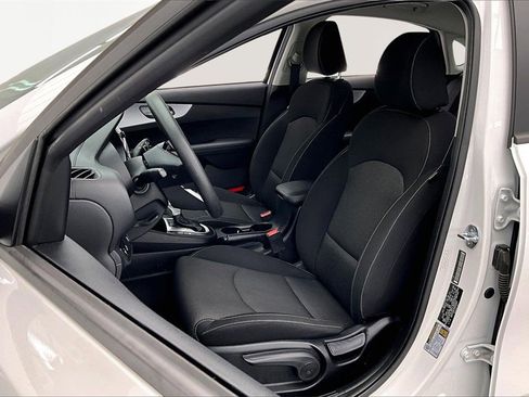 Used 2024 Kia Forte LXS w/ LXS Technology Package image 25