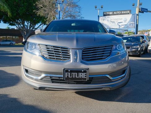 Used 2016 Lincoln MKX Select w/ Select Plus Package FWD image 2