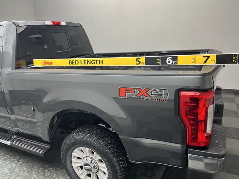 Used 2019 Ford F250 Lariat w/ Chrome Package image 28