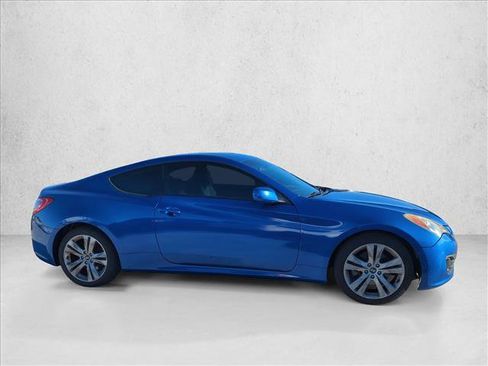 Used 2011 Hyundai Genesis 2.0T image 5