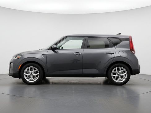 Used 2025 Kia Soul LX w/ LX Technology Package FWD image 5