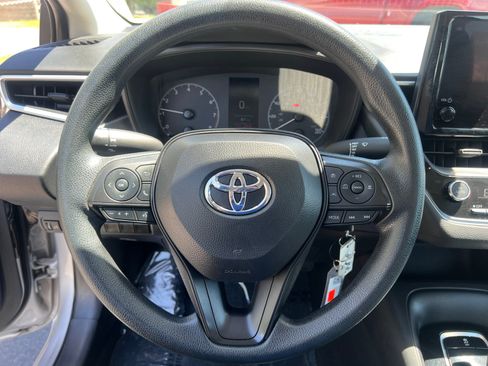 Used 2024 Toyota Corolla LE FWD image 12