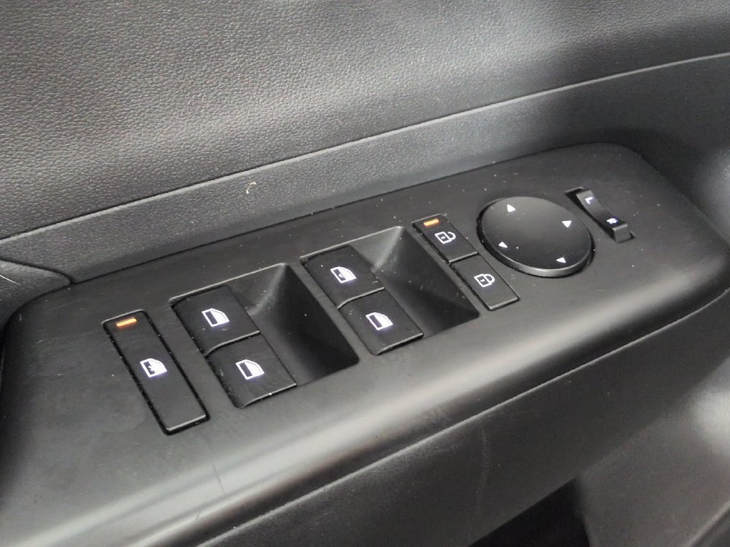 Used 2025 Hyundai Kona SEL FWD image 39