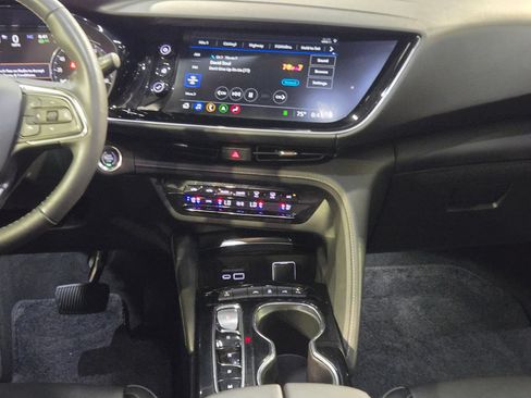 Used 2022 Buick Envision Avenir w/ Technology Package II FWD image 16