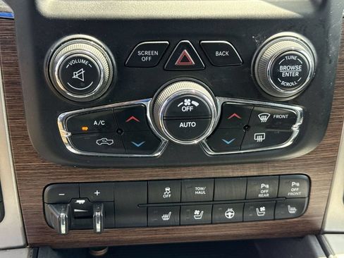 Used 2017 RAM 1500 Laramie w/ Convenience Group AWD/4WD image 22