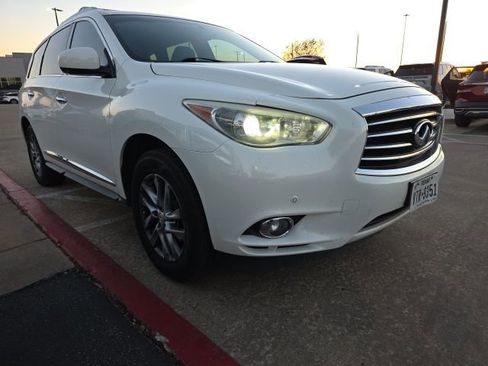 Used 2013 INFINITI JX35 AWD w/ Premium Pkg image 2