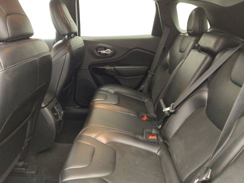 Used 2020 Jeep Cherokee Latitude Plus FWD image 18