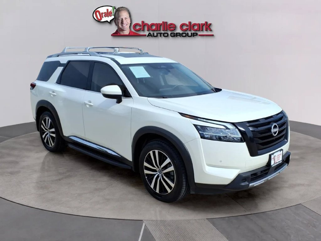 Used 2024 Nissan Pathfinder Platinum w/ Black Appearance Package FWD image 27