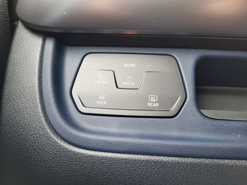 New 2025 Volkswagen ID. Buzz Pro S image 14