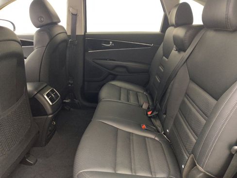 Used 2019 Kia Sorento EX FWD image 18