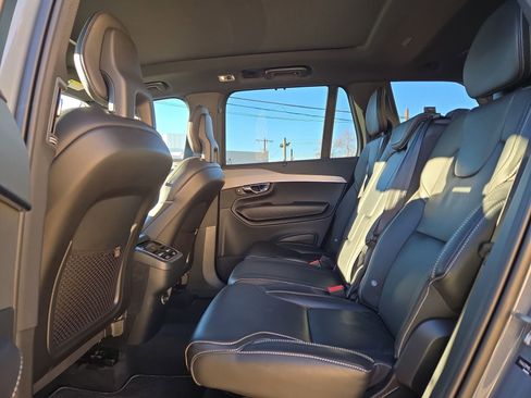 Used 2020 Volvo XC90 T6 R-Design image 13
