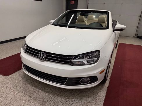 Used 2013 Volkswagen Eos Komfort FWD image 5