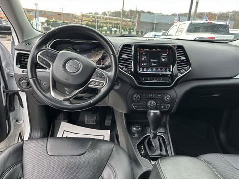 Used 2021 Jeep Cherokee Limited image 18