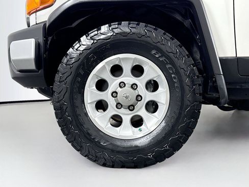 Used 2012 Toyota FJ Cruiser 4WD w/ Upgrade Pkg image 37