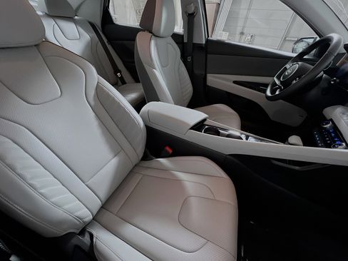 Used 2024 Hyundai Elantra Limited image 31