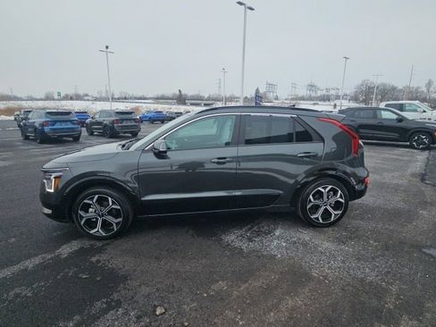 Certified 2024 Kia Niro EX Touring image 5