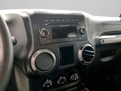 Used 2015 Jeep Wrangler Unlimited Sport AWD/4WD image 6