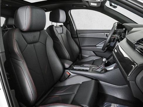 Certified 2025 Audi Q3 2.0T Premium Plus w/ Premium Plus Package image 22