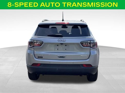 Used 2024 Jeep Compass Latitude w/ Convenience Group AWD/4WD image 10