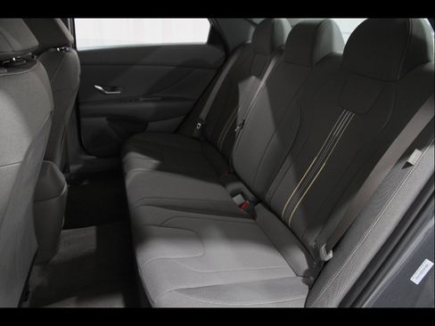 Certified 2025 Hyundai Elantra Sport FWD image 17