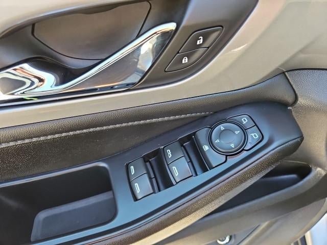 Used 2022 Chevrolet Traverse LT FWD image 22