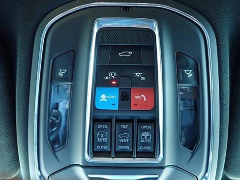 Used 2024 Jeep Wagoneer L Series II AWD/4WD image 23