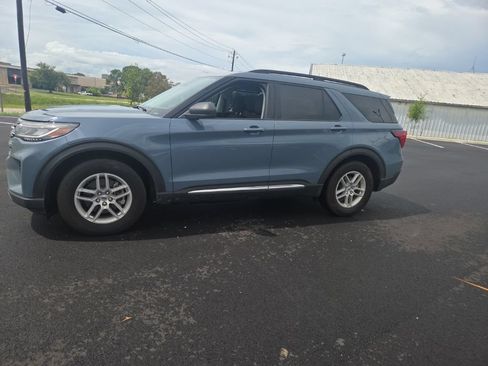 Used 2025 Ford Explorer Active RWD image 6