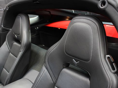 Used 2019 Chevrolet Corvette w/ 2LT w/ 2LT Preferred Equipment Group image 42