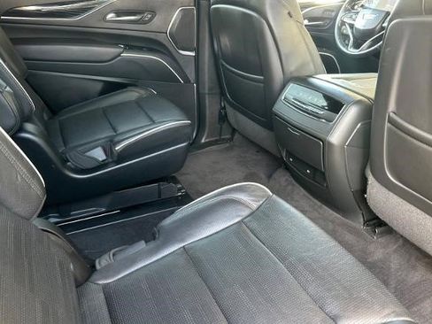 Certified 2022 Cadillac Escalade Sport w/ LPO, ONYX Package image 22