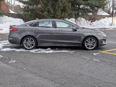 Used 2019 Ford Fusion Titanium image 8