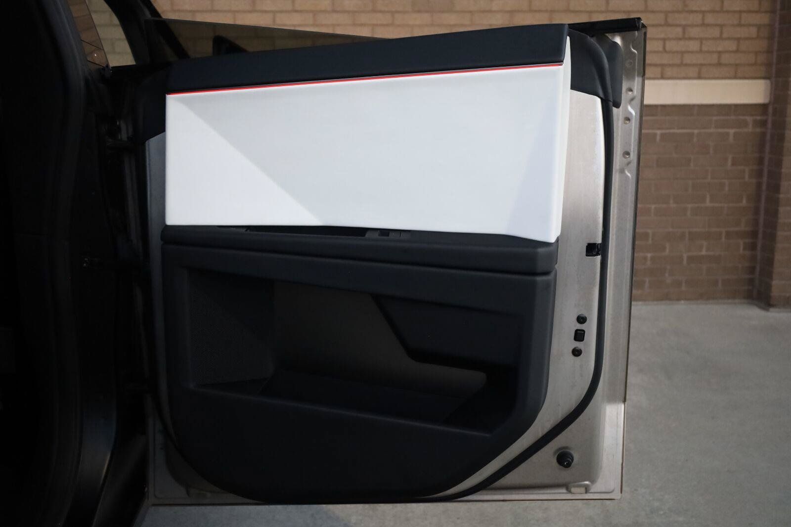 Used 2024 Tesla Cybertruck AWD Crew Cab image 24