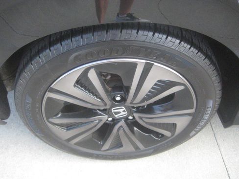 Used 2018 Honda Civic EX image 8